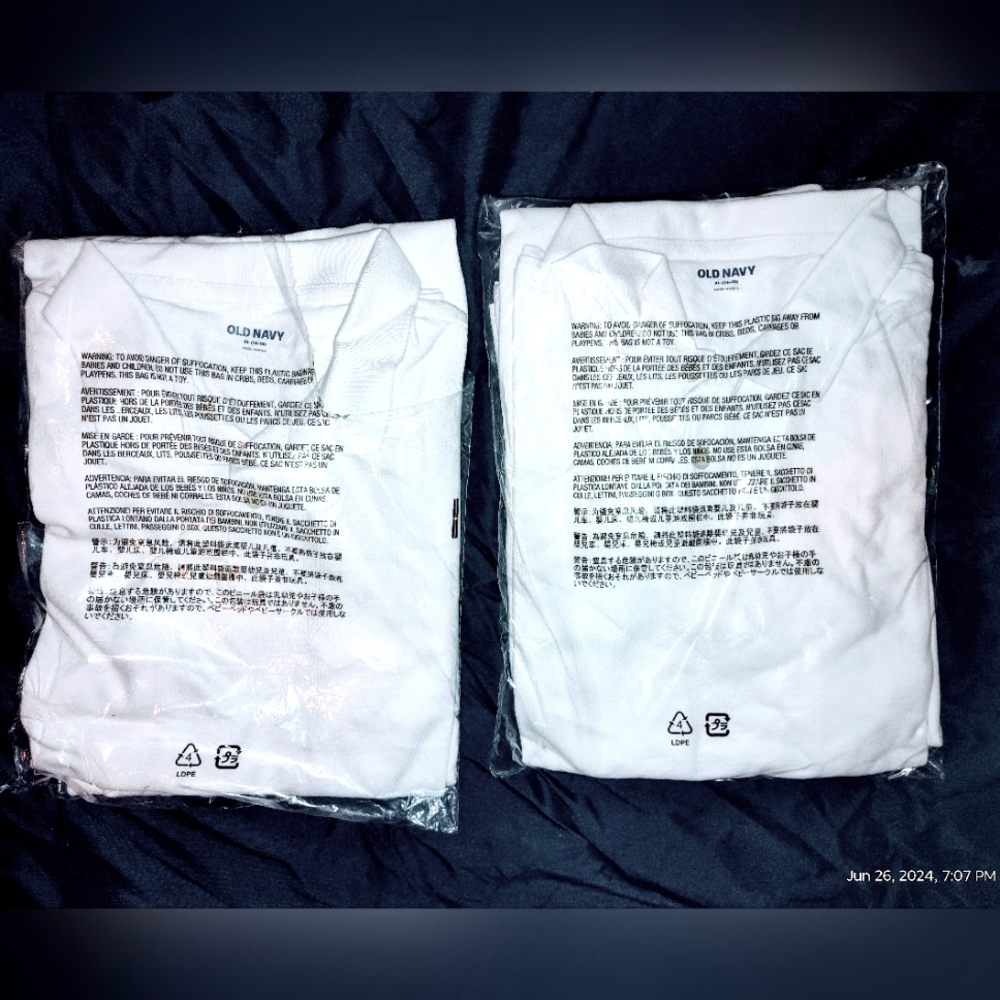 *New* w/ Tag Old Navy Big Boys- White (school) shirts ( 3 Pack)